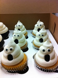 ghost-cupcakes-spooky-steady.jpg